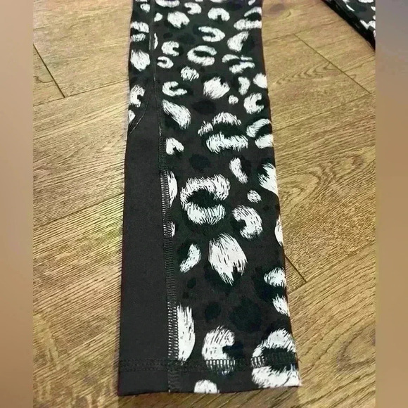 Puma Leopard Print Black and White Leggings Size Small - Picture 4 of 7